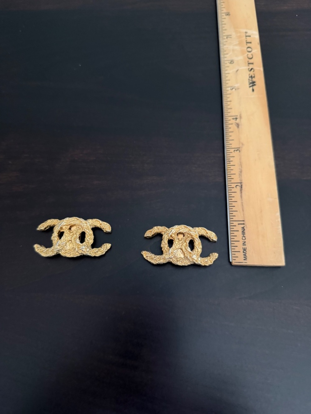 Chanel Bluette Shoe Clips Vintage CC Bluette France Logo Hardware Gold-tone RARE - Picture 15 of 16